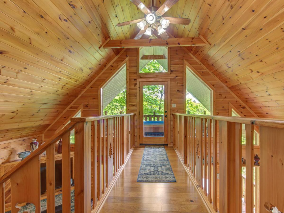 Macys Hideaway * Sevierville