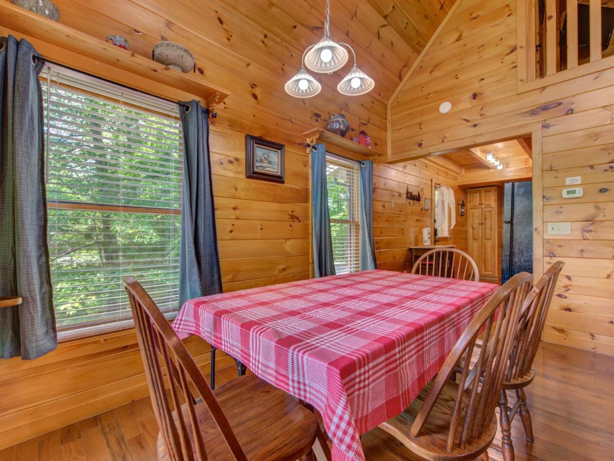 Macys Hideaway * Sevierville