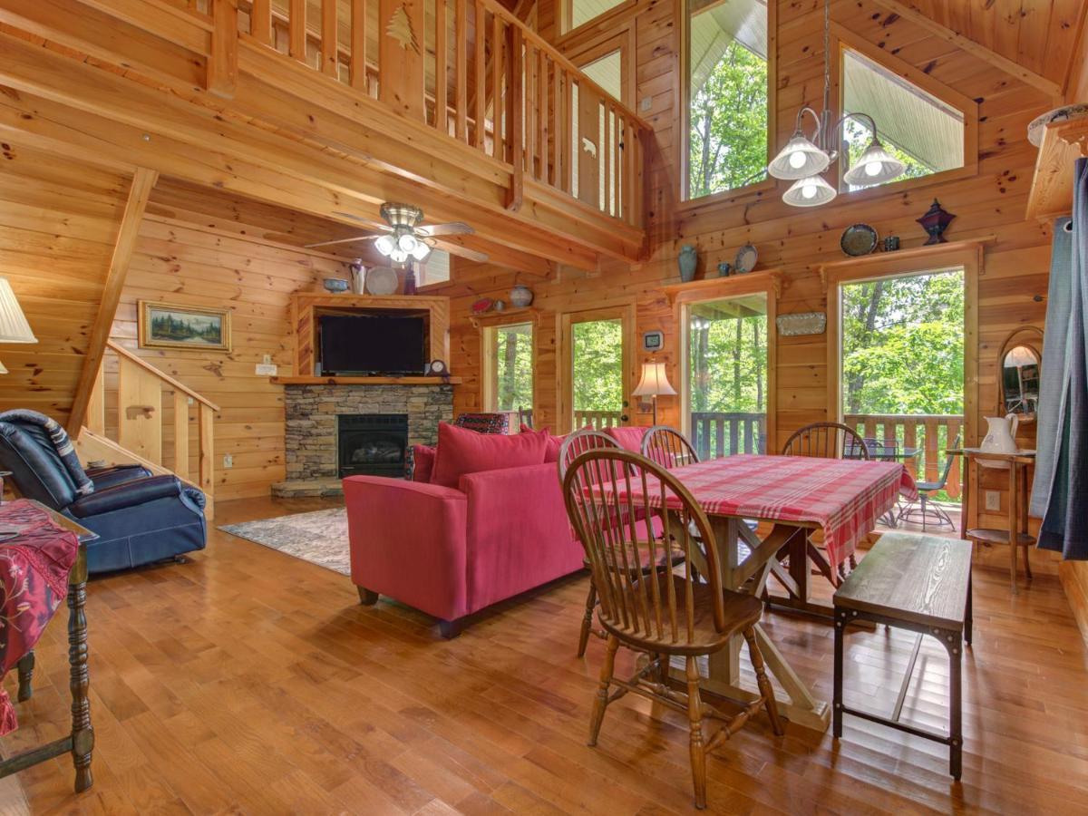 Macys Hideaway * Sevierville